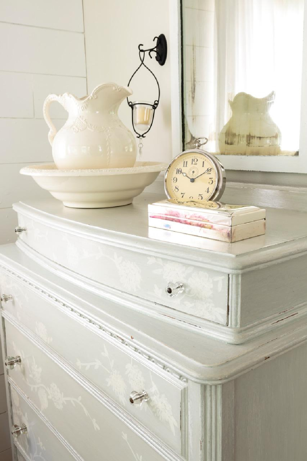 Detail of painted dresser with glass knobs in Fifi O'Neill's SHADES OF WHITE (CICO, 2021). #fifioneill