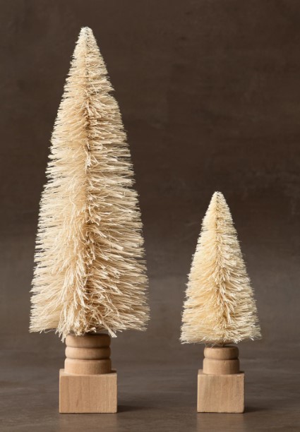 cream sisal bottle brush tree, McGee and Co. #bottlebrushtrees #holidaydecor #vintageholiday