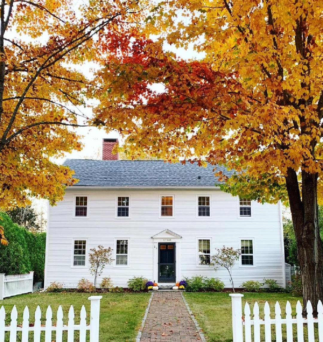 Loi Thai's breathtaking Maine cottage in fall - @ourmainecottage. #newenglandfall #historicottages #fallcottages