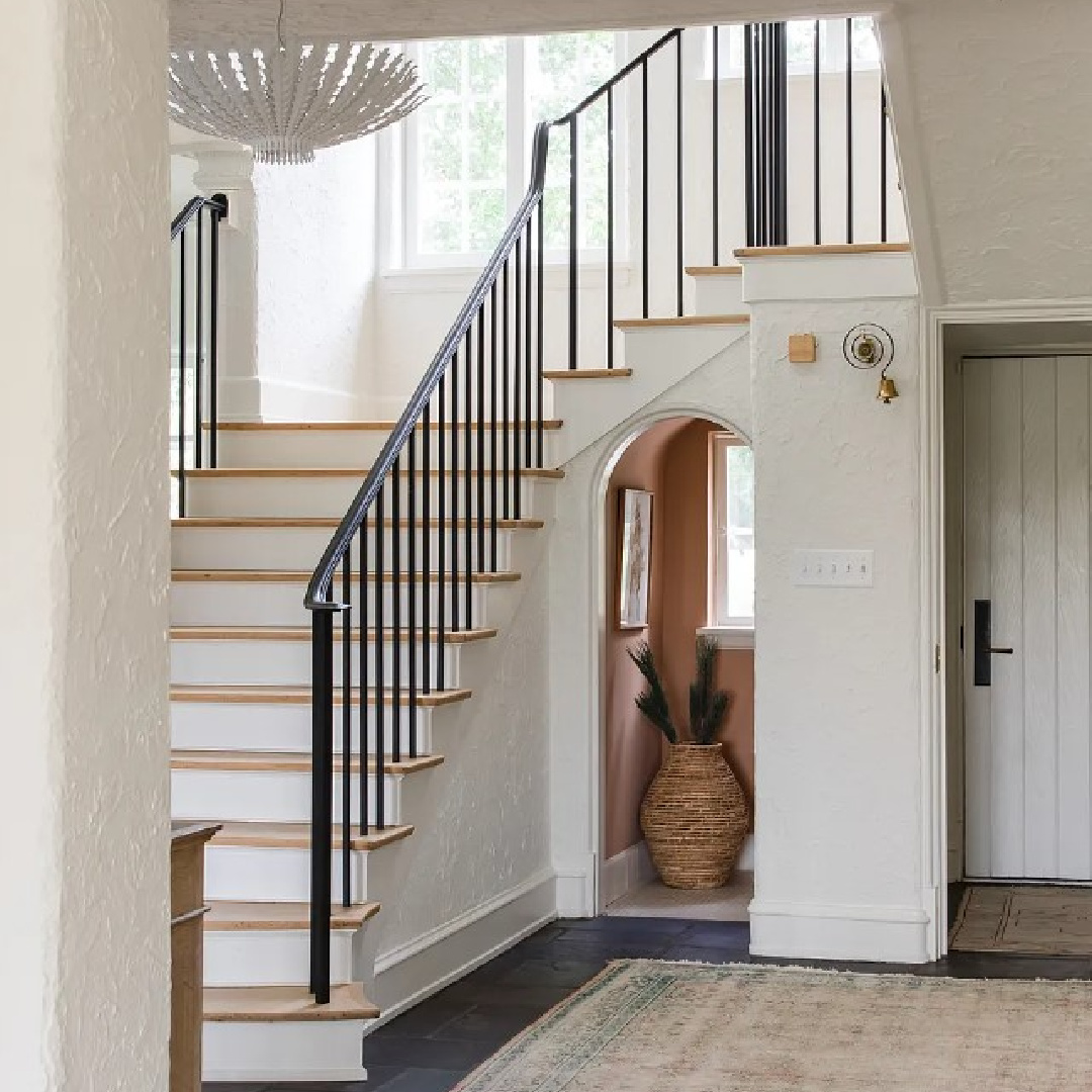 Entry and staircase in Kate Marker's 1920 white stucco Barrington Hills, IL Home (160 N. Buckley Rd) with modern, serene, unfussy, timeless interiors. #serenemodern @thedawnmckennagroup #katemarkerhome
