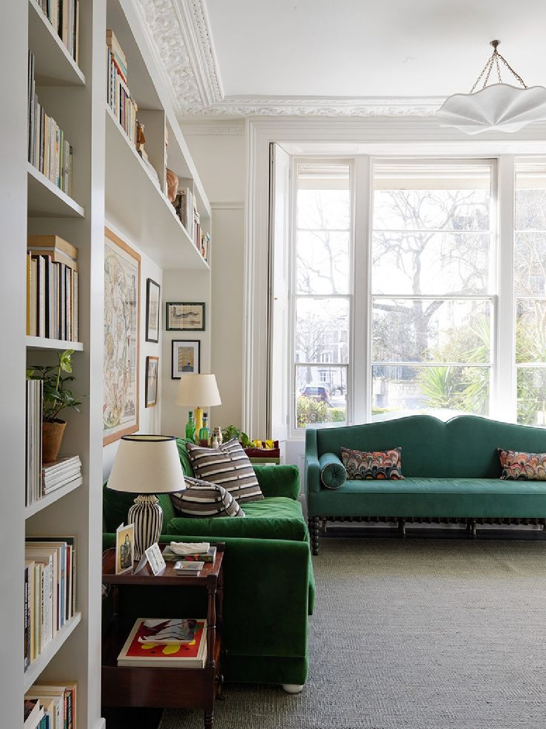 Small living room with builtins - Beata Heuman.