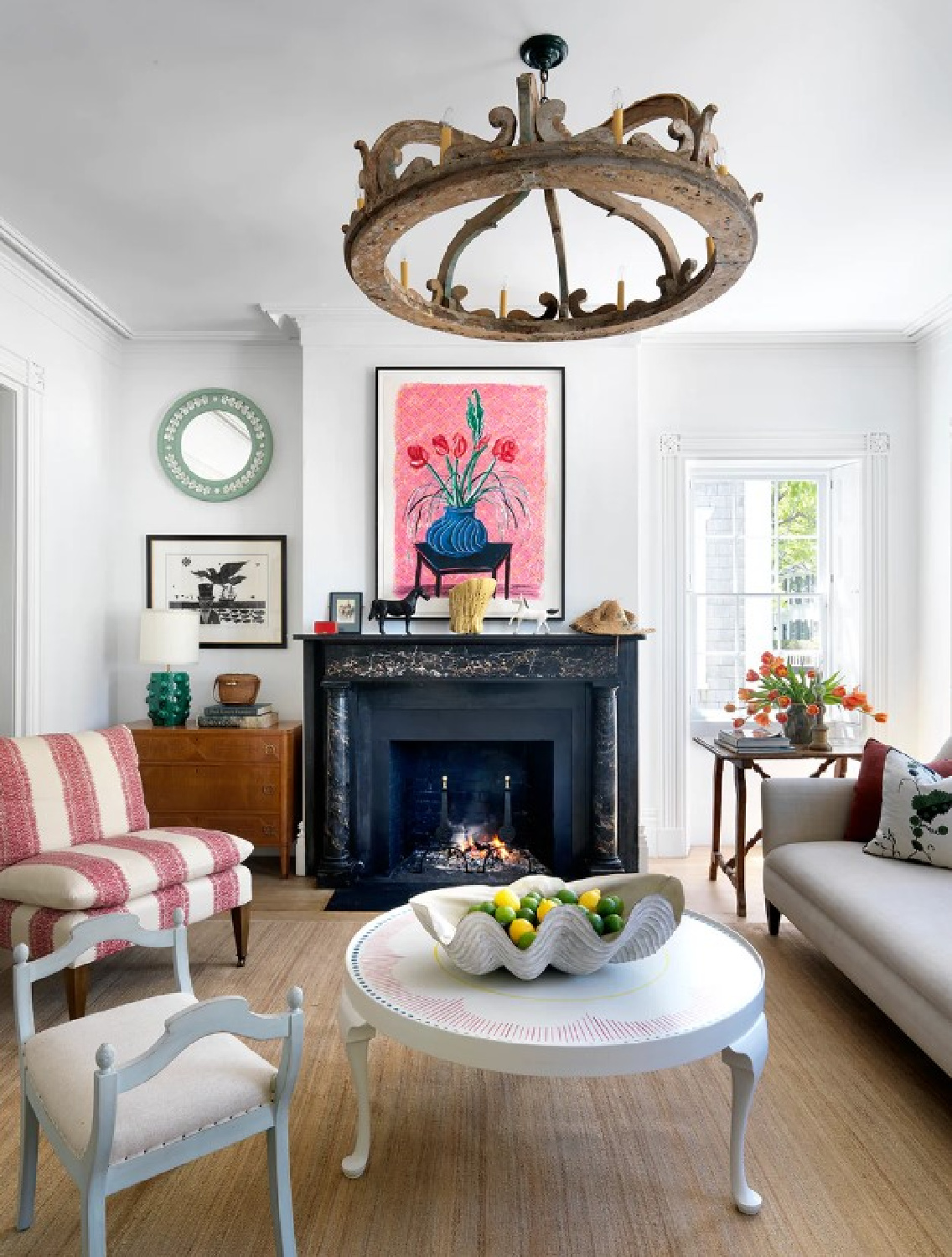 Whimsical living room by Beata Heuman and photo by Simon Brown.