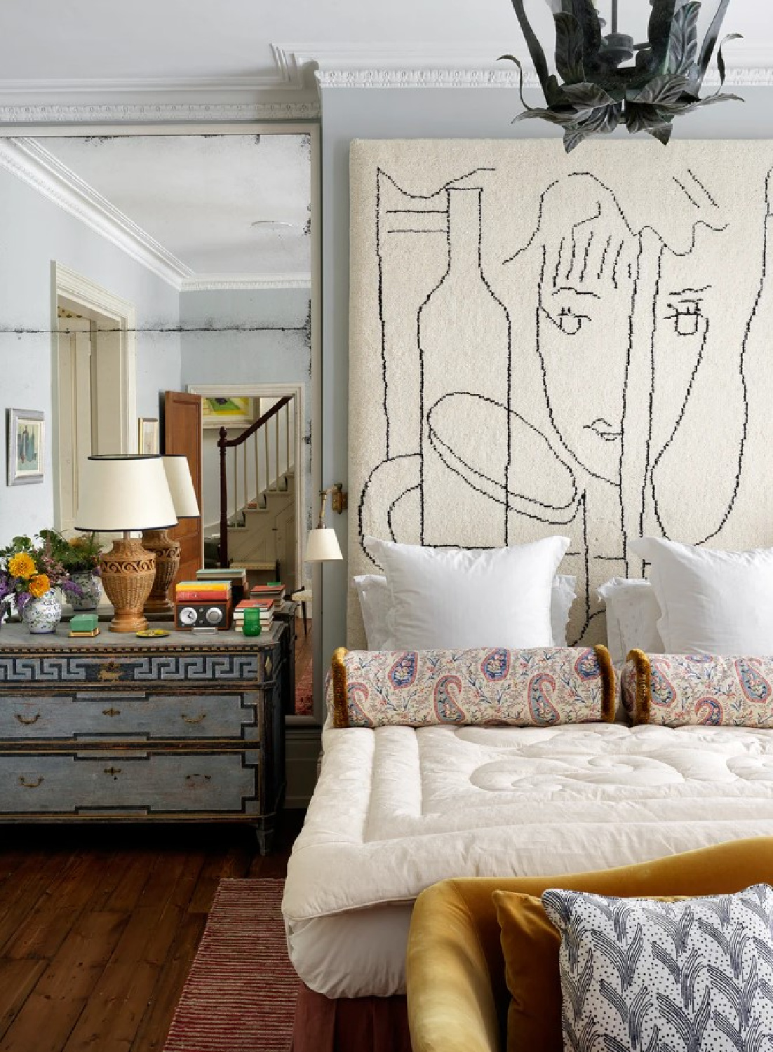 Whimsical bedroom designed by Beata Heuman - photo by Simon Brown.