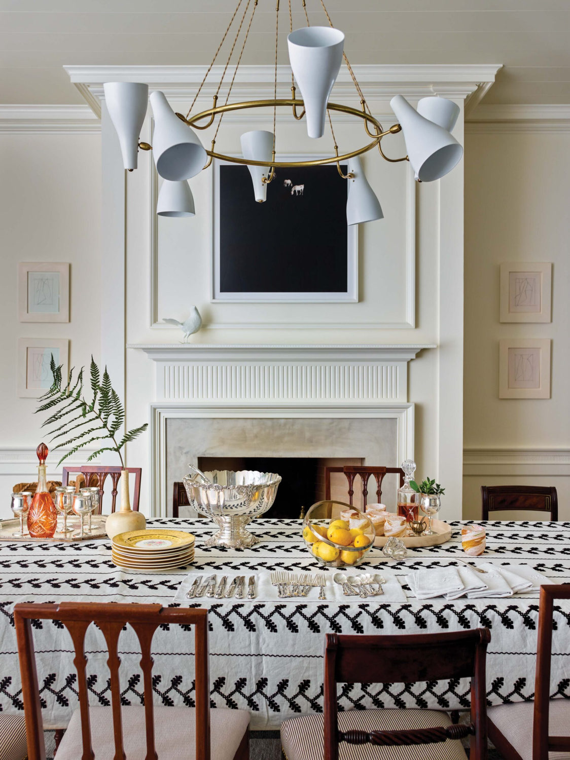 Dining room in a newly built regency style home - architecture: Stanley Dixon; interior design: Carolyn Malone; photo: Eric Piasecki.