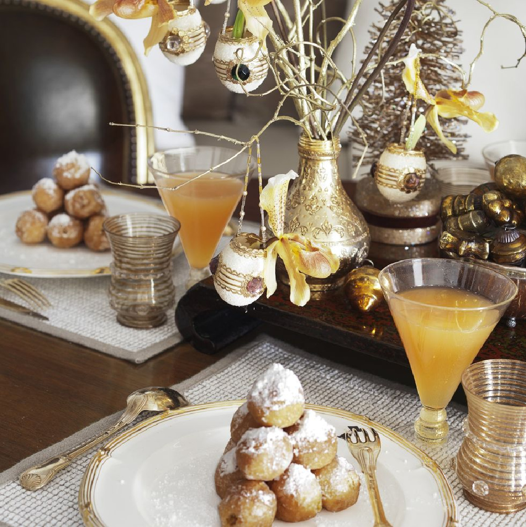 Stephen Sills holiday Christmas table with Austrian egg ornaments in Veranda (Max Kim-Bee). #holidaytable #christmasdecor