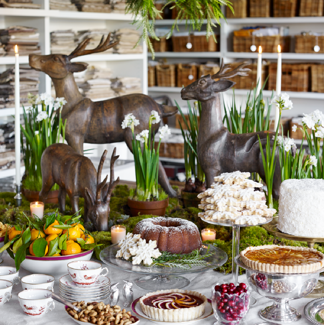 Tammy Connor holiday table in Veranda (Francesco Lagnese). #holidaydecor