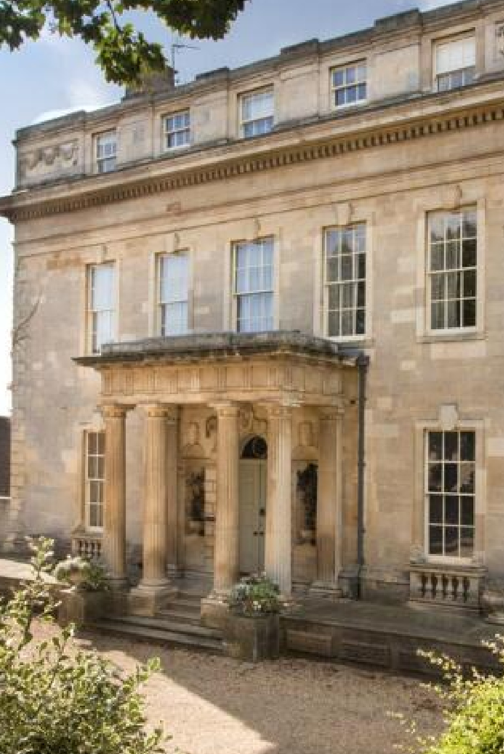 Ashlar stone façade and porch columns at Barn Hill House (historic Georgian built in 1698 in Stamford, UK). #georgianarchitecture #historichomes #barnhillhouse