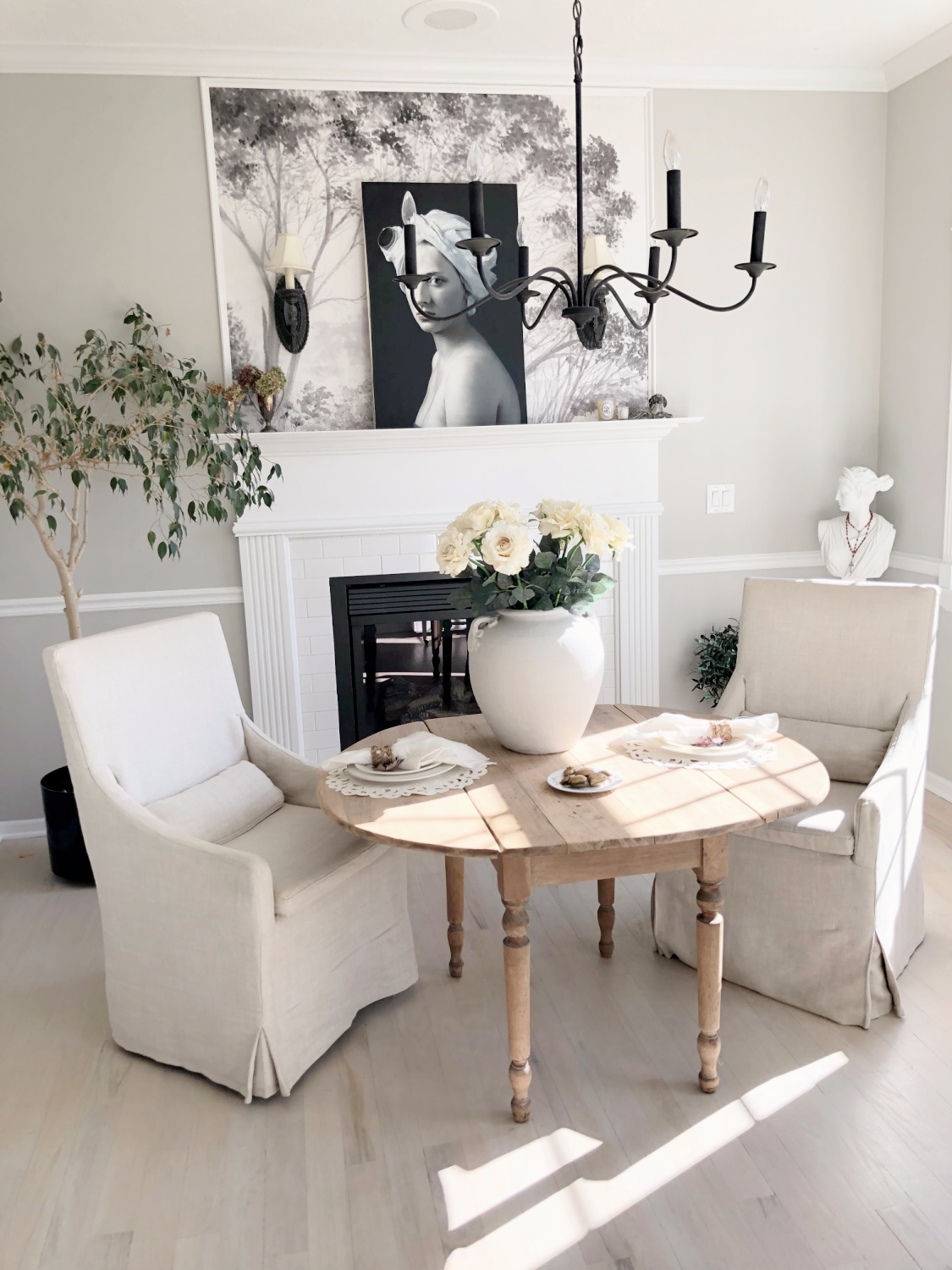 Serene dining room with Sherwin-Williams Repose Gray. #reposegray