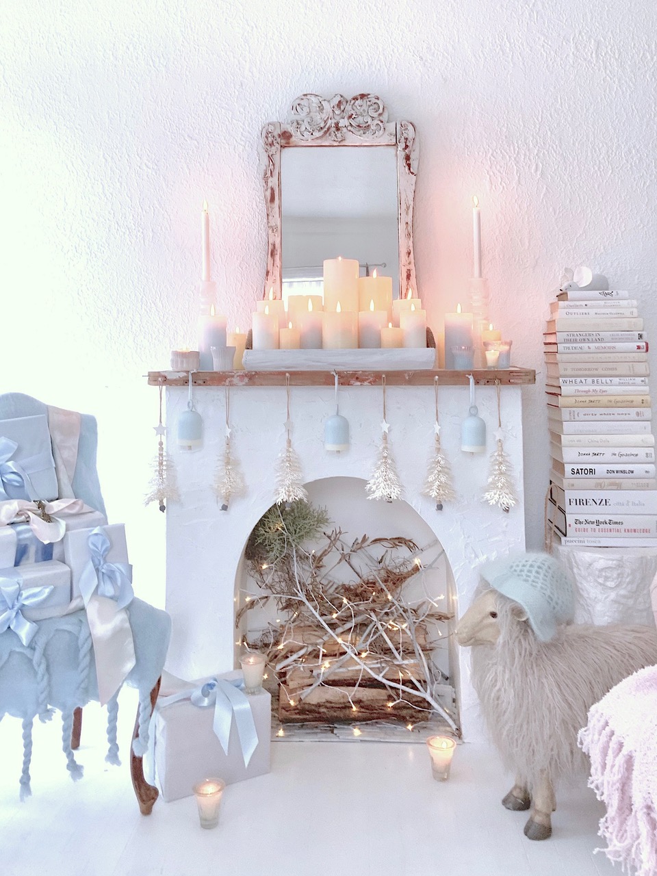 Fifi O'Neill's pastel and white Christmas ethereal style in her own home. #pastelchristmas #whitechristmasdecor