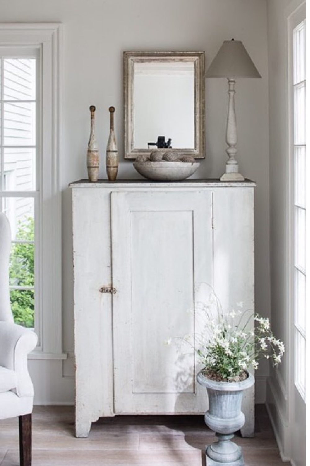 White New England farmhouse - Nancy Fishelson design; Helen Norman photo; styling @jlufkin for Country Living magazine. #americancountry #allwhitedecor