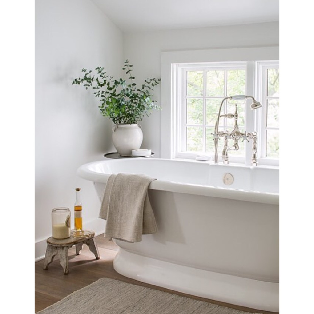 White New England farmhouse - Nancy Fishelson design; Helen Norman photo; styling @jlufkin for Country Living magazine. #americancountry #allwhitedecor