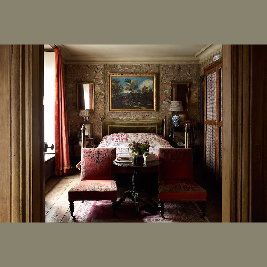 Studio Peregalli designed bedroom (Robert Rieger photo). #oldworldstyle #elegantbedrooms #romanticbedrooms #europeancountry