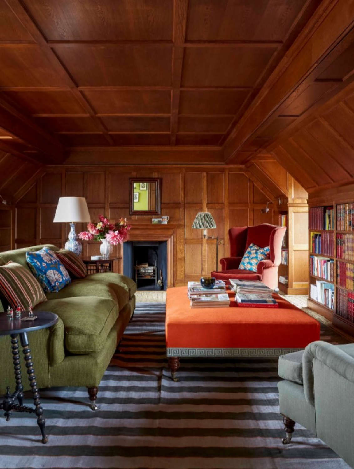 Ben Pentreath designed arts and crafts cozy snug roomw ith paneling (photo Paul Massey in House & Garden UK). #englishsnugroom #paneledinterior