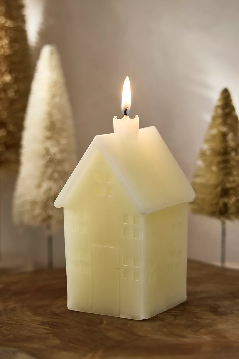 Ivory House Candle, Anthropologie #housecandle #whitechristmas #christmascandles