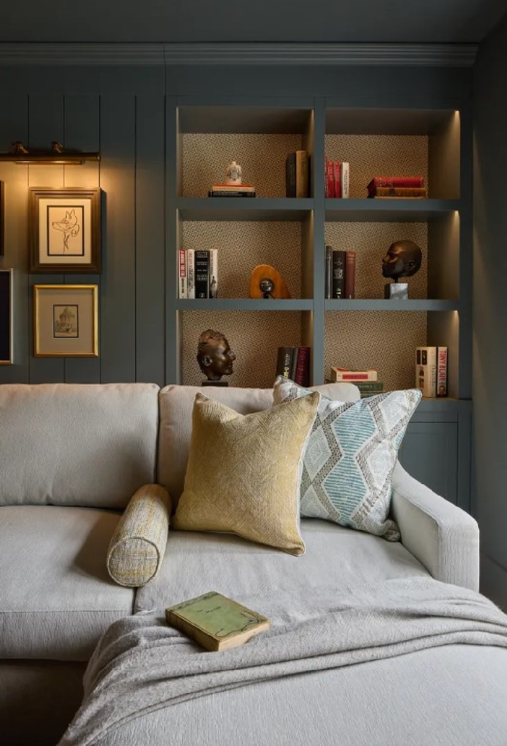 Q Design House - cozy snug room with built-in shelves painted F&B De Nimes. #farrowandballdenimes #snugrooms #englishcountry