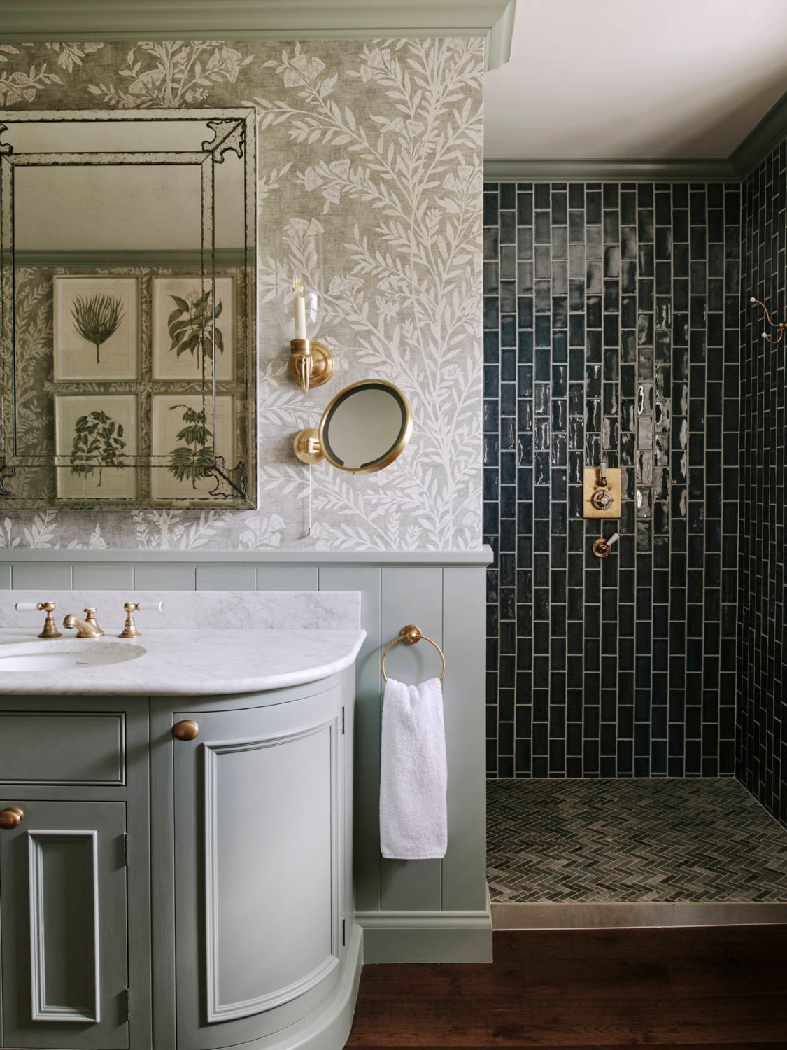 Sims Hilditch designed elegant timeless bath in a Cotswold manor home. #timelessdesign #bespokebathroom #englishcountry #europeancountry