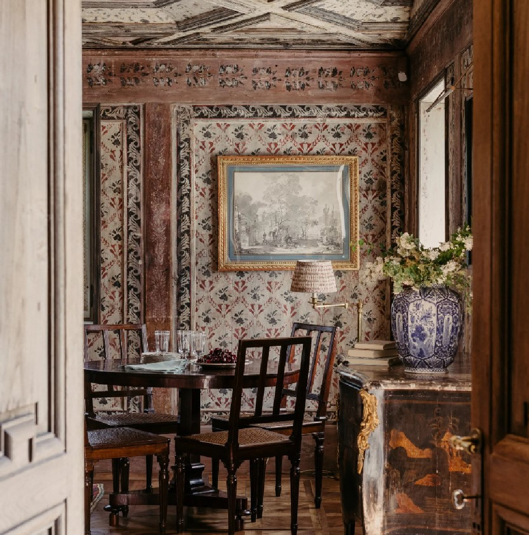 Studio Peregalli designed Old World style Milan interior in AD. #timelessdesign #oldworldstyle #europeancountry