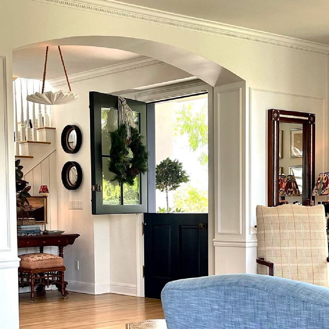 Charming beach cottage home of Leslie Martin - @m_m_interior_design. #dutchdoor #hamptonsstyle #californiacottage