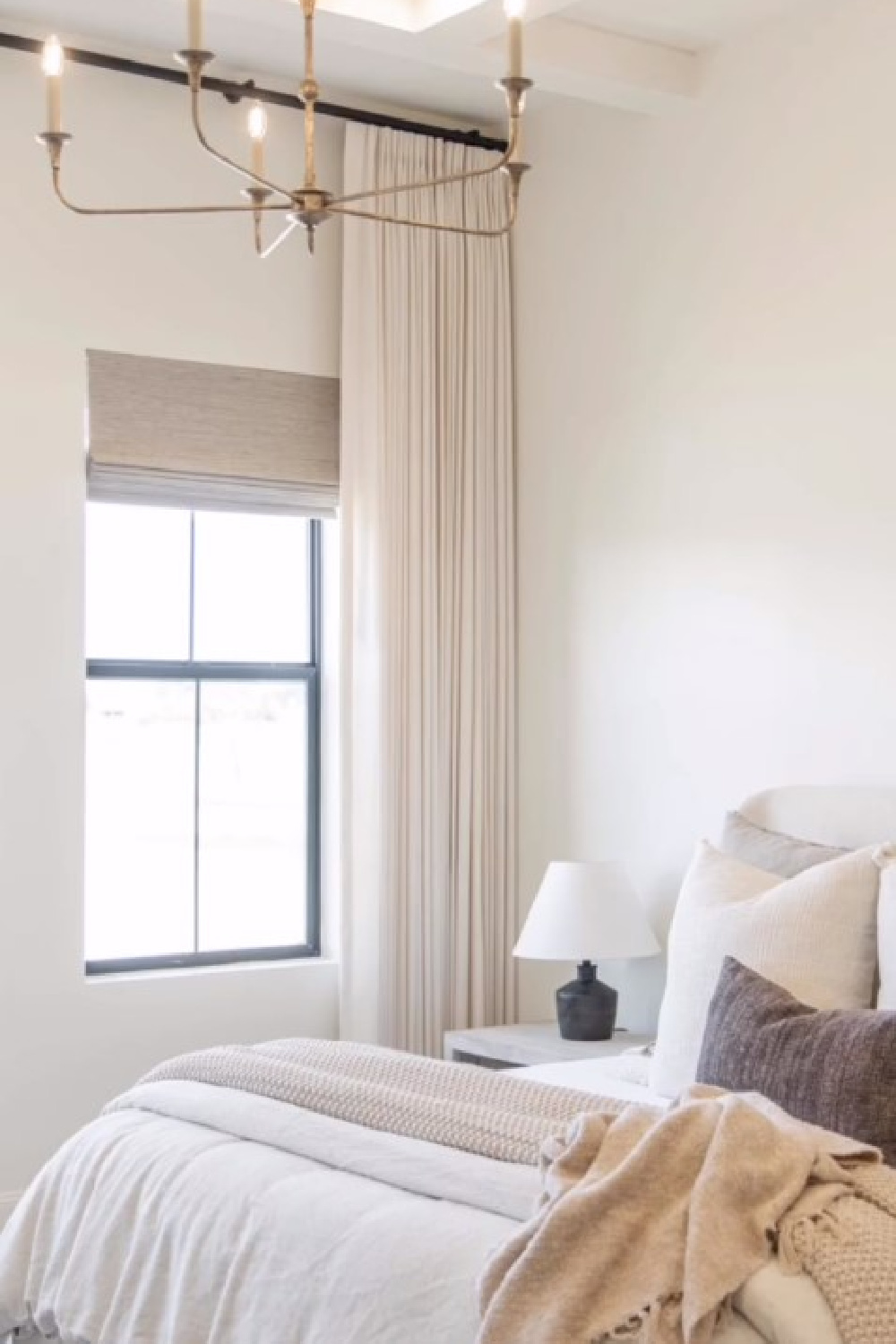 Benjamin Moore White Dove in a lovely bedroom by @warren_farmhouse. #benjaminmoorewhitedove