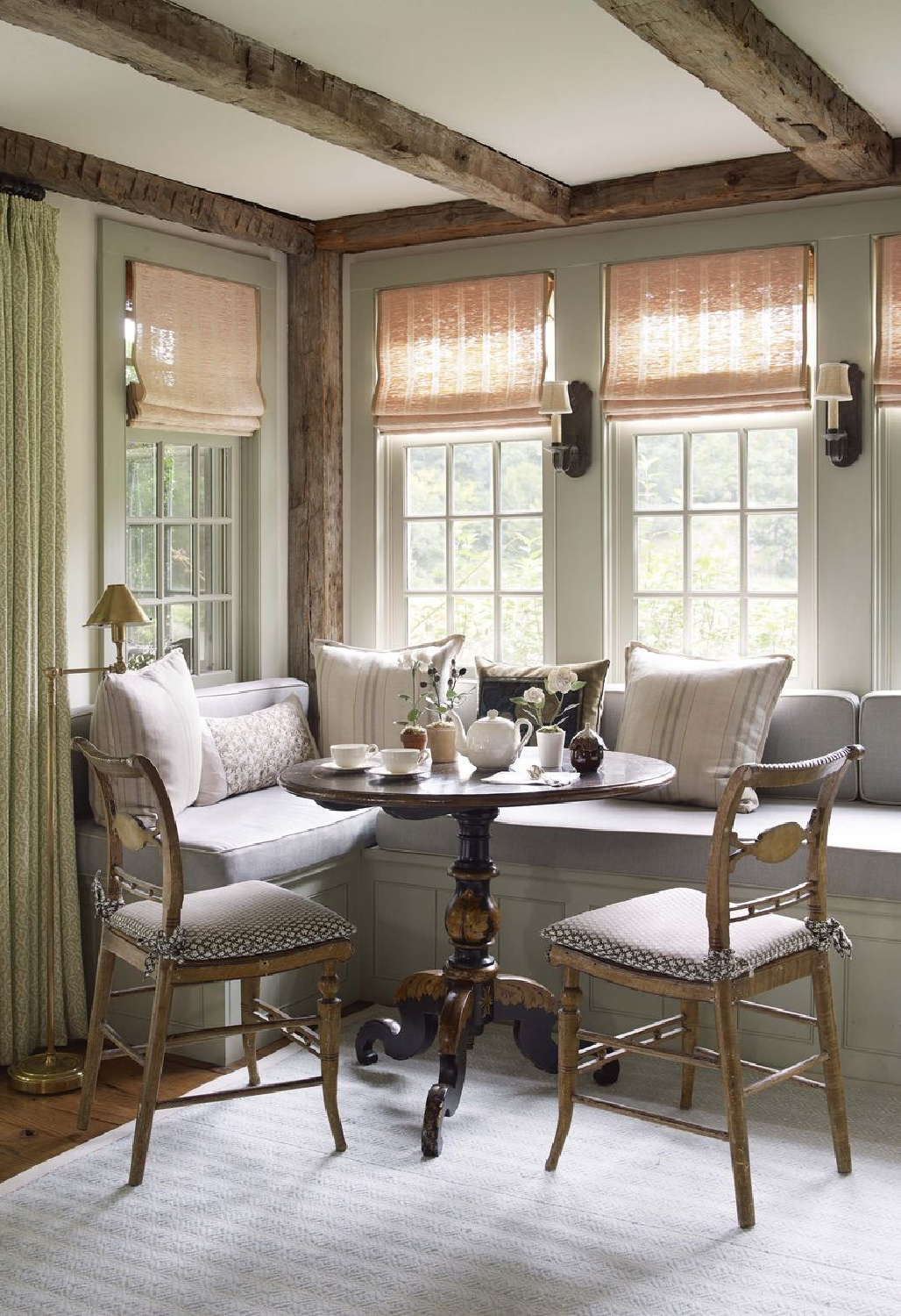 Cathy Kincaid designed breakfast nook with banquette (photo: Tria Giovan) in a Connecticut cottage.