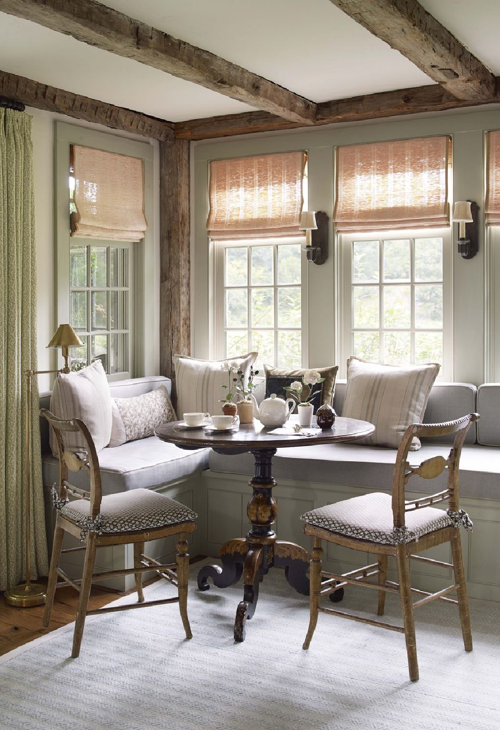 Cathy Kincaid designed breakfast nook with banquette (photo: Tria Giovan) in a Connecticut cottage.