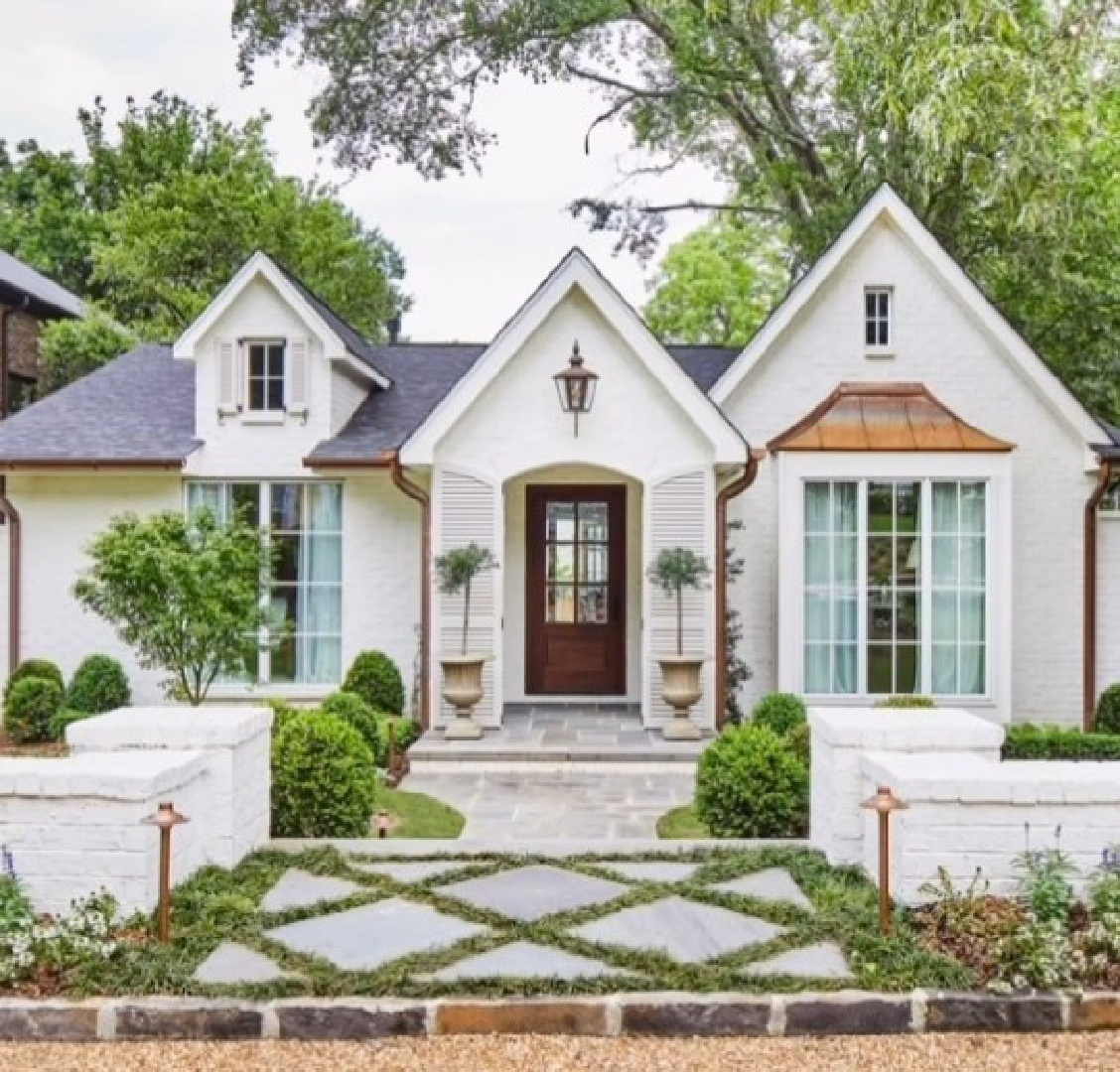 Renovated Tudor style cottage - @riverbrook_ #tudorarchitecture #housefacades