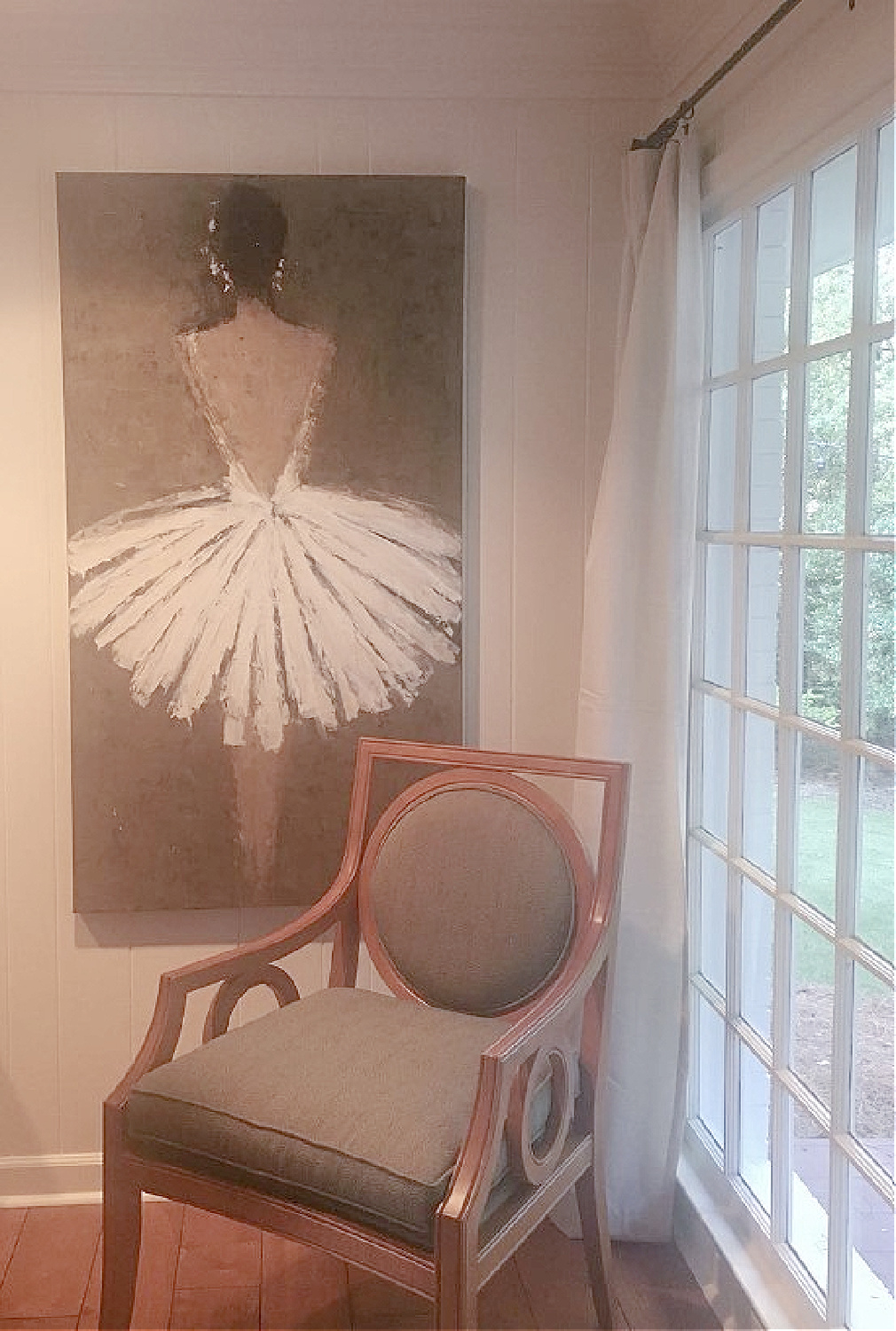 Beautiful interior with Holly Irwin fine art. in situ