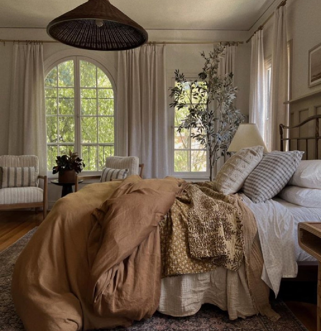 Earthy Warm Interiors With Sophisticated Cozy Paint Color Ideas