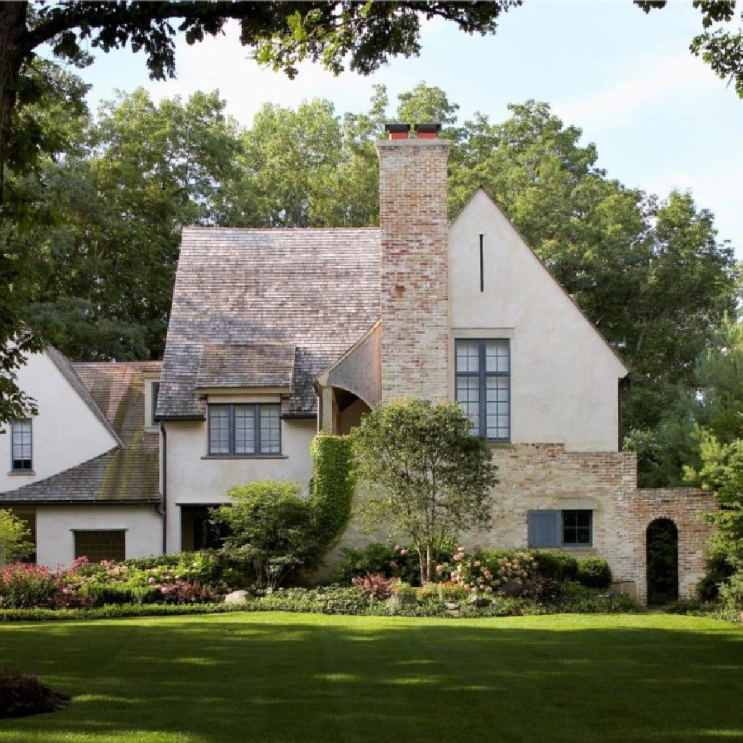 Beautiful Chicago home facade and architectural design from Michael Abraham.