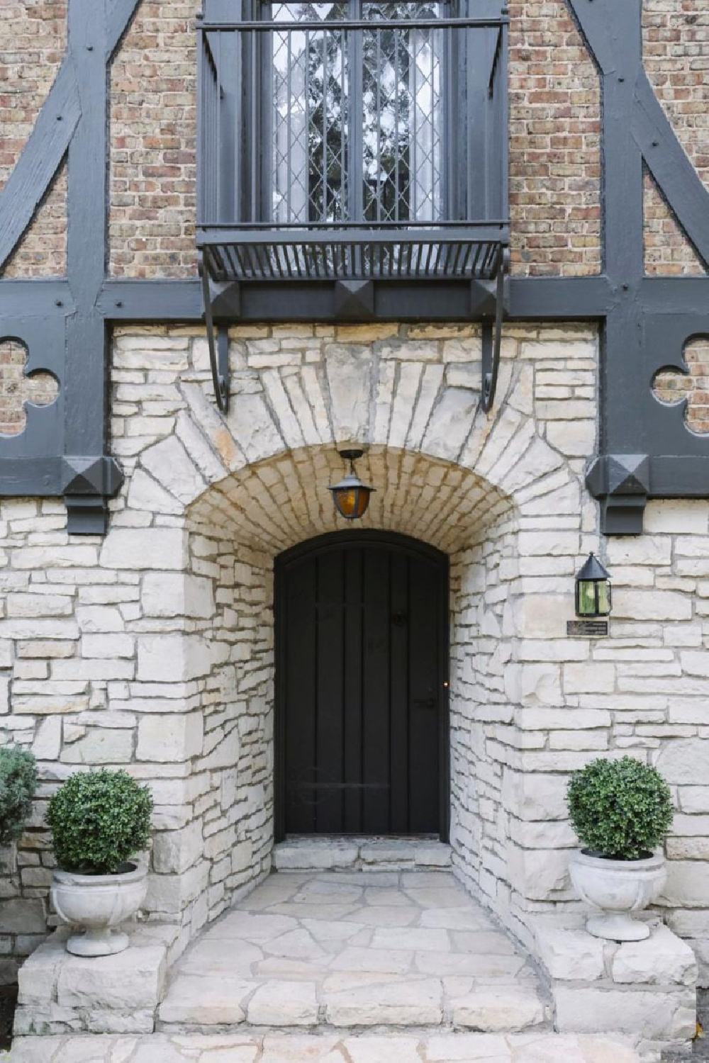 Beautiful Chicago home facade and architectural design from Michael Abraham.