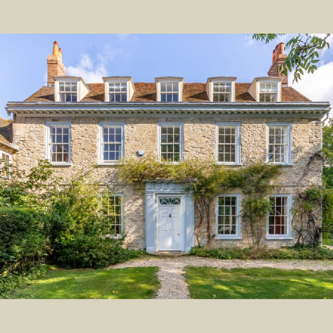 Samantha Todhunter - Oxfordshire 1707 home. #englishcountryhome #historichomes