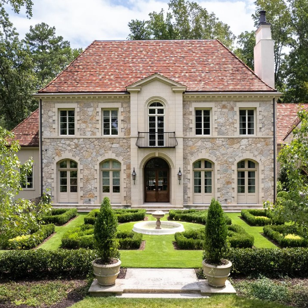 Beautiful Buckhead traditional classic house exterior in Atlanta. Sotheby's Realty #facadelovers #residentialarchitecture