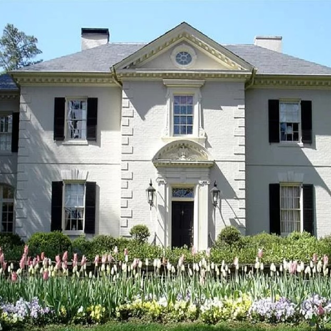 Beautiful Buckhead traditional classic house exterior in Atlanta. Sotheby's Realty #facadelovers #residentialarchitecture