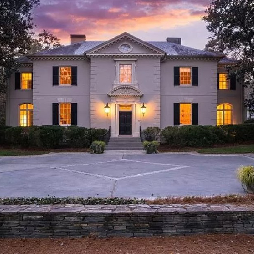 Beautiful Buckhead traditional classic house exterior in Atlanta. Sotheby's Realty #facadelovers #residentialarchitecture