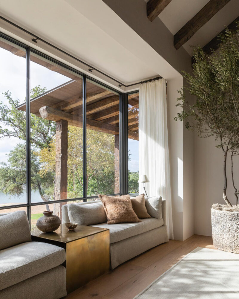 Marie Flanigan THE BEAUTY OF HOME: Redefining Traditional Interiors ...
