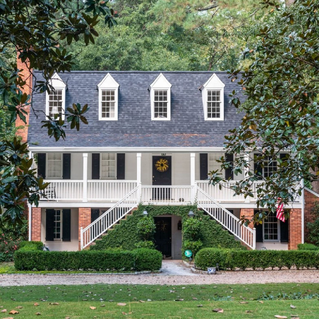 Beautiful Buckhead traditional classic house exterior in Atlanta. Sotheby's Realty #facadelovers #residentialarchitecture