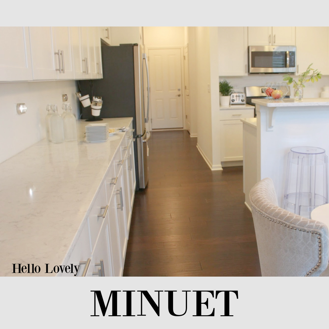 Minuet quartz (LXHausys Viatera) in a white Shaker kitchen - Hello Lovely. #whitequartzcountertop #minuetquartz