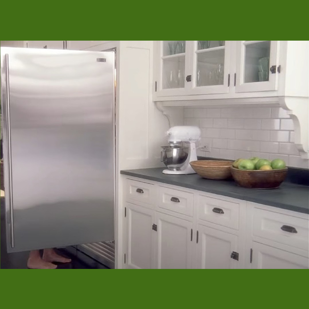 Nancy Meyers aesthetic and interior design style in movies. #nancymeyersinteriors #somethingsgottagive