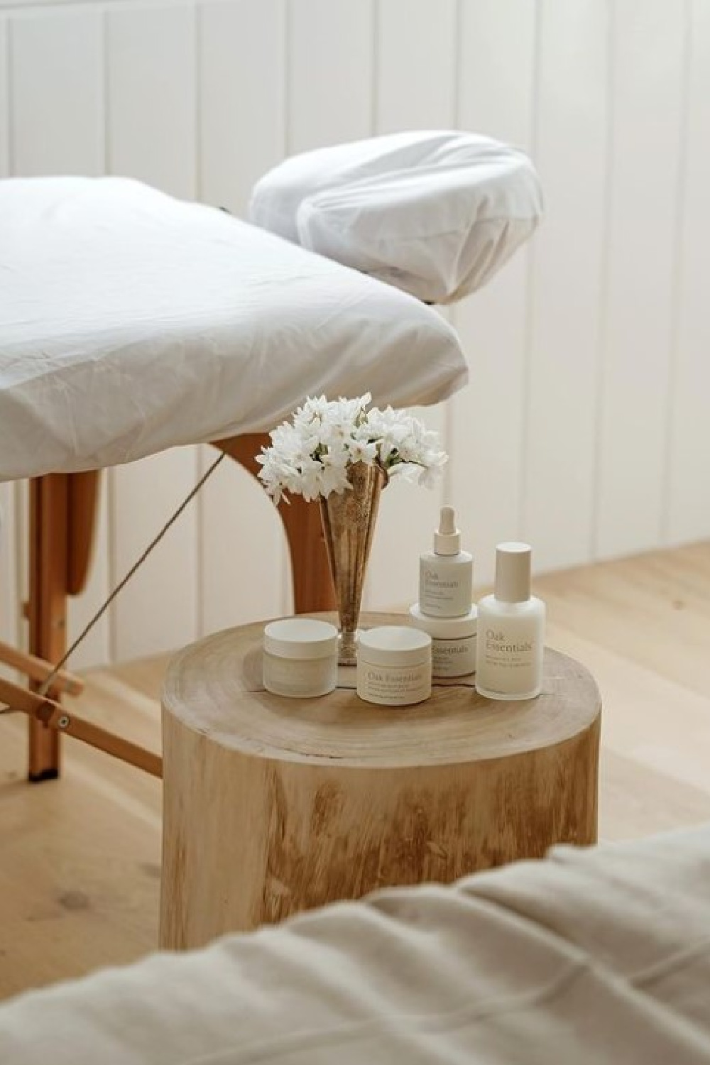 Jenni Kayne Home spa moment. #oakessentials #californialuxe #neutralinteriors
