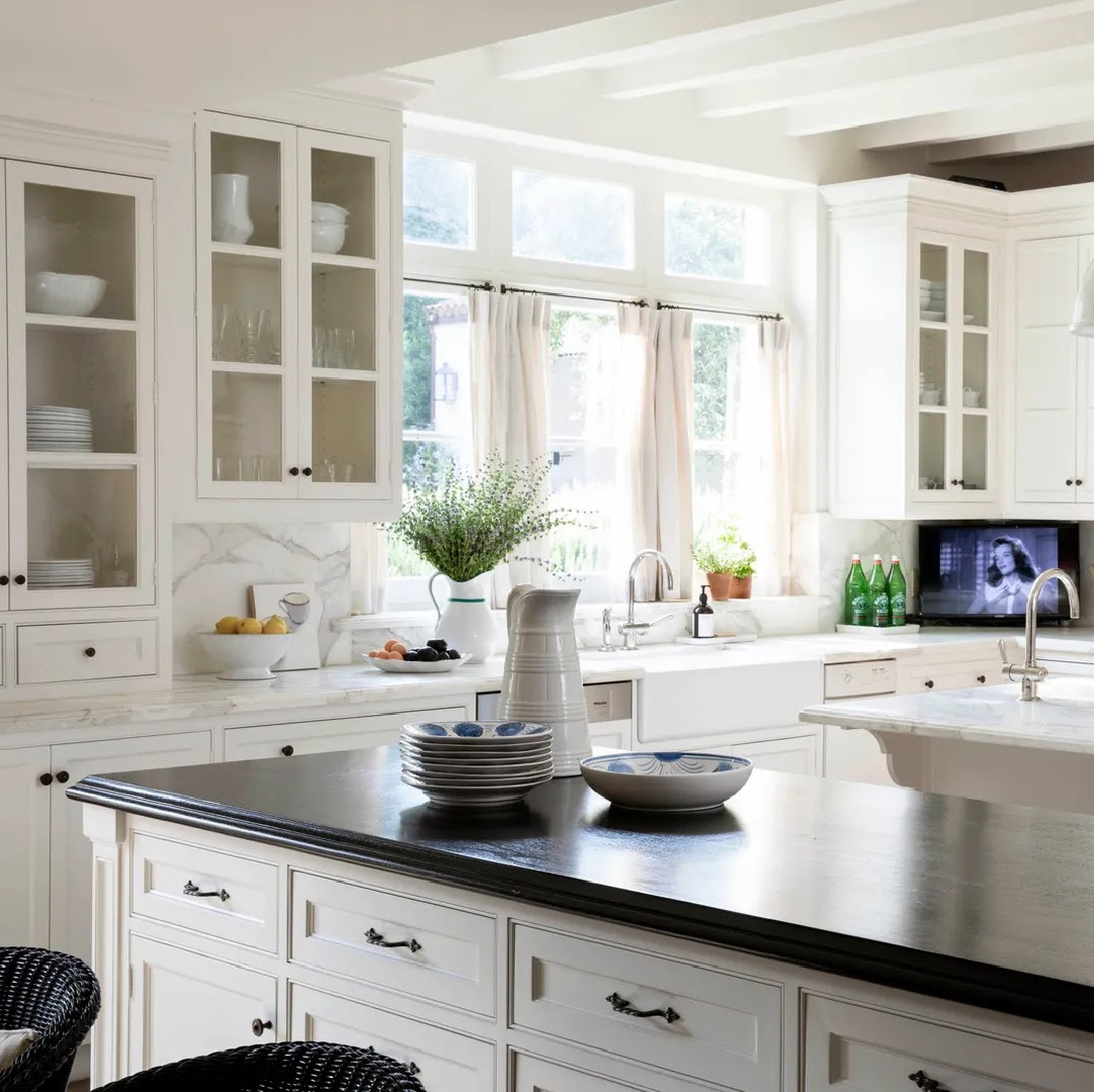 Nancy Meyers own classic white traditional kitchen in her renovated home in LA - Architectural Digest. #nancymeyerskitchen