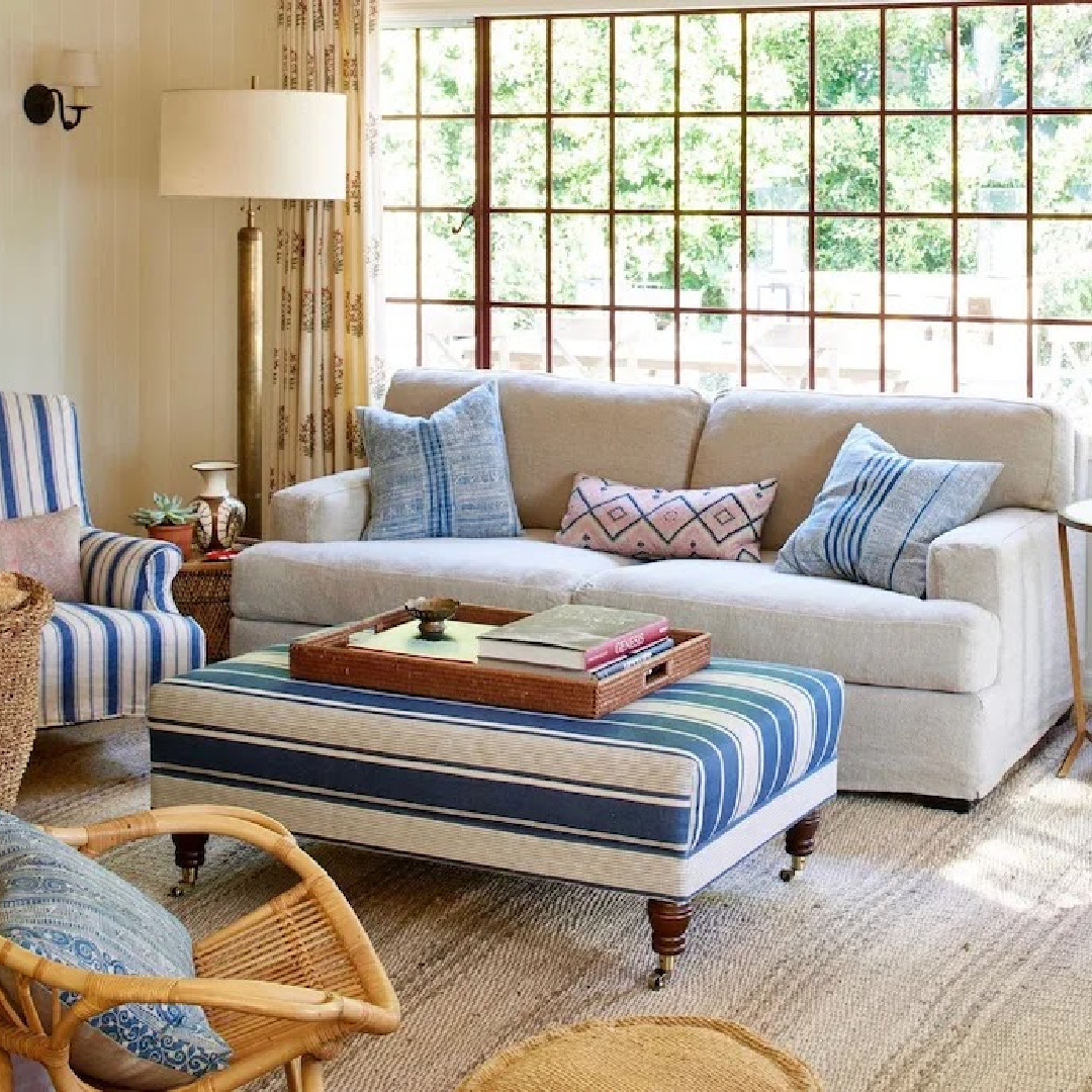 HOME AGAIN Nancy Meyers living room where Reese Witherspoon's character Alice lives, Open Road Films. #nancymeyersaesthetic #homeagainmovie
