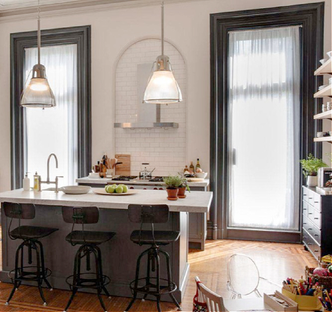 Nancy Meyers kitchen in a Brooklyn brownstone from THE INTERN (Warner Bros., 2015). #nancymeyerskitchen