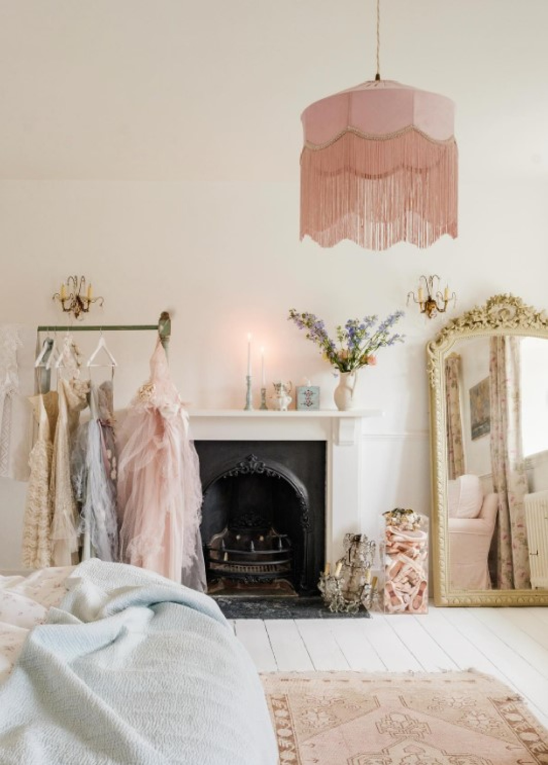 Rachel Ashwell's bedroom in her Somerset home. #shabbychiccouture