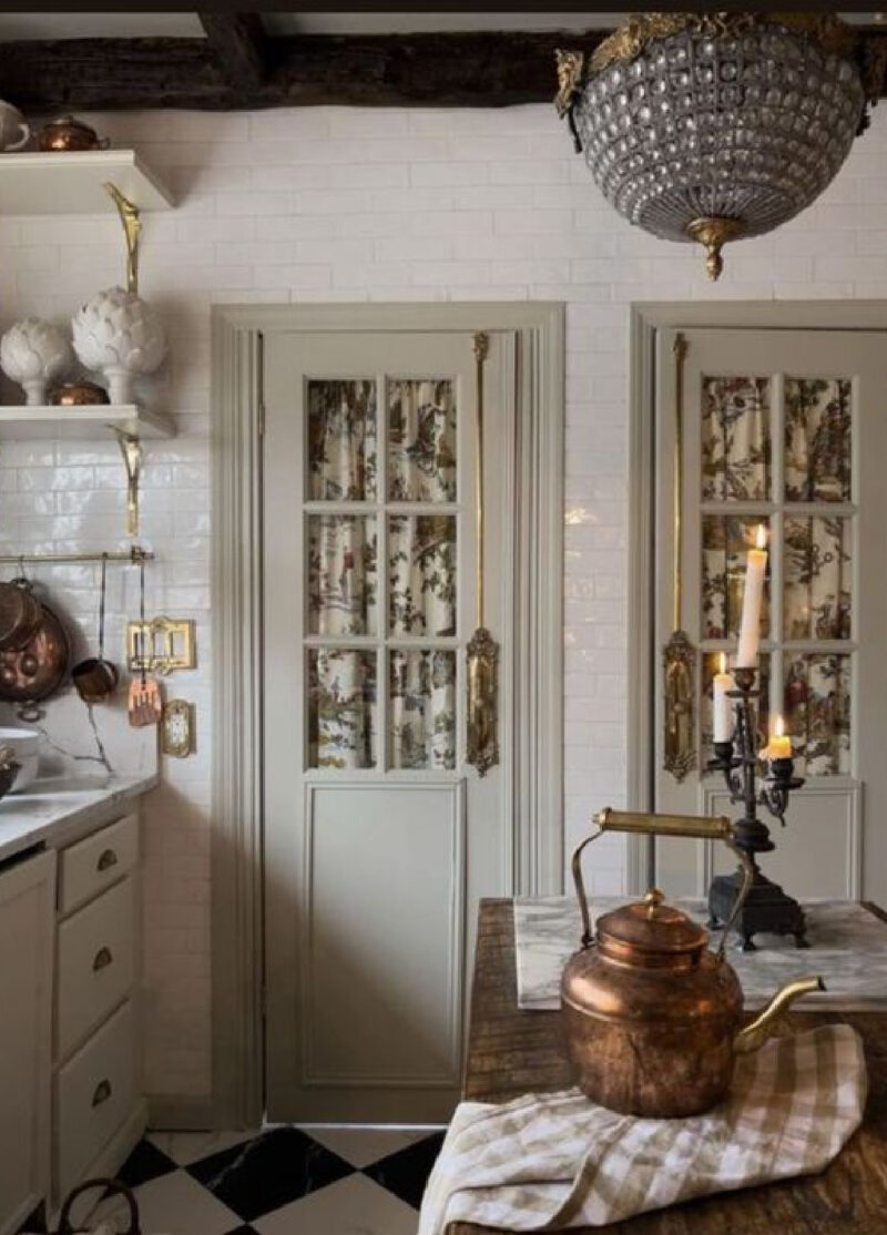HOLIDAY DECORATING PINS To Save Now - Hello Lovely