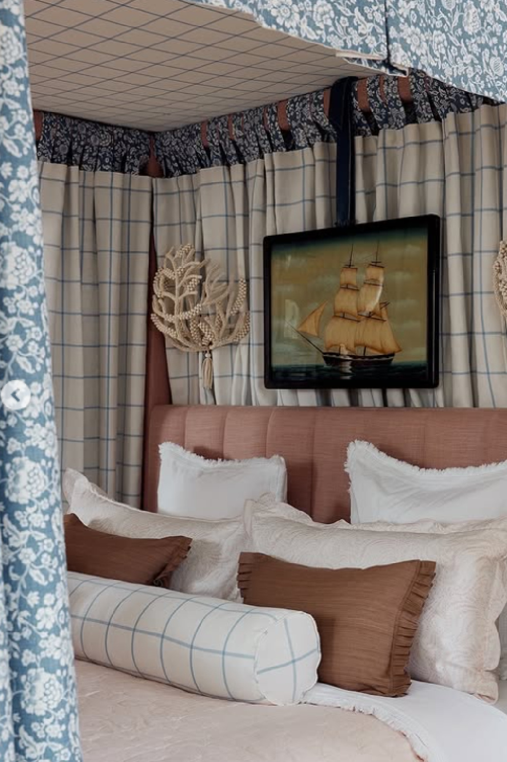 Coastal cozy canopy bed with curtains - M+M Interior Design (photo: Heather Talbert).