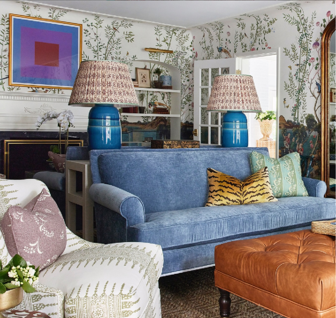 Classic living room with blue and chinoiserie chic - M+M Interior Design (photo: Heather Talbert).