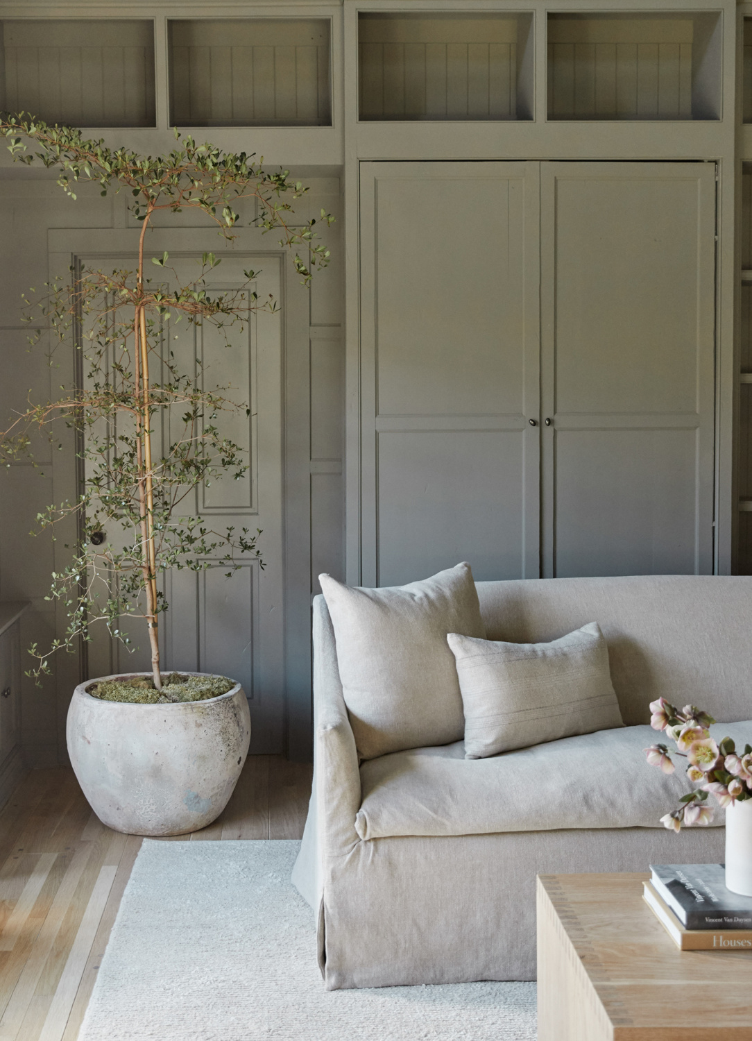 Jenni Kayne Home blue grey builtins in a beautiful serene interior. #jennikaynehome