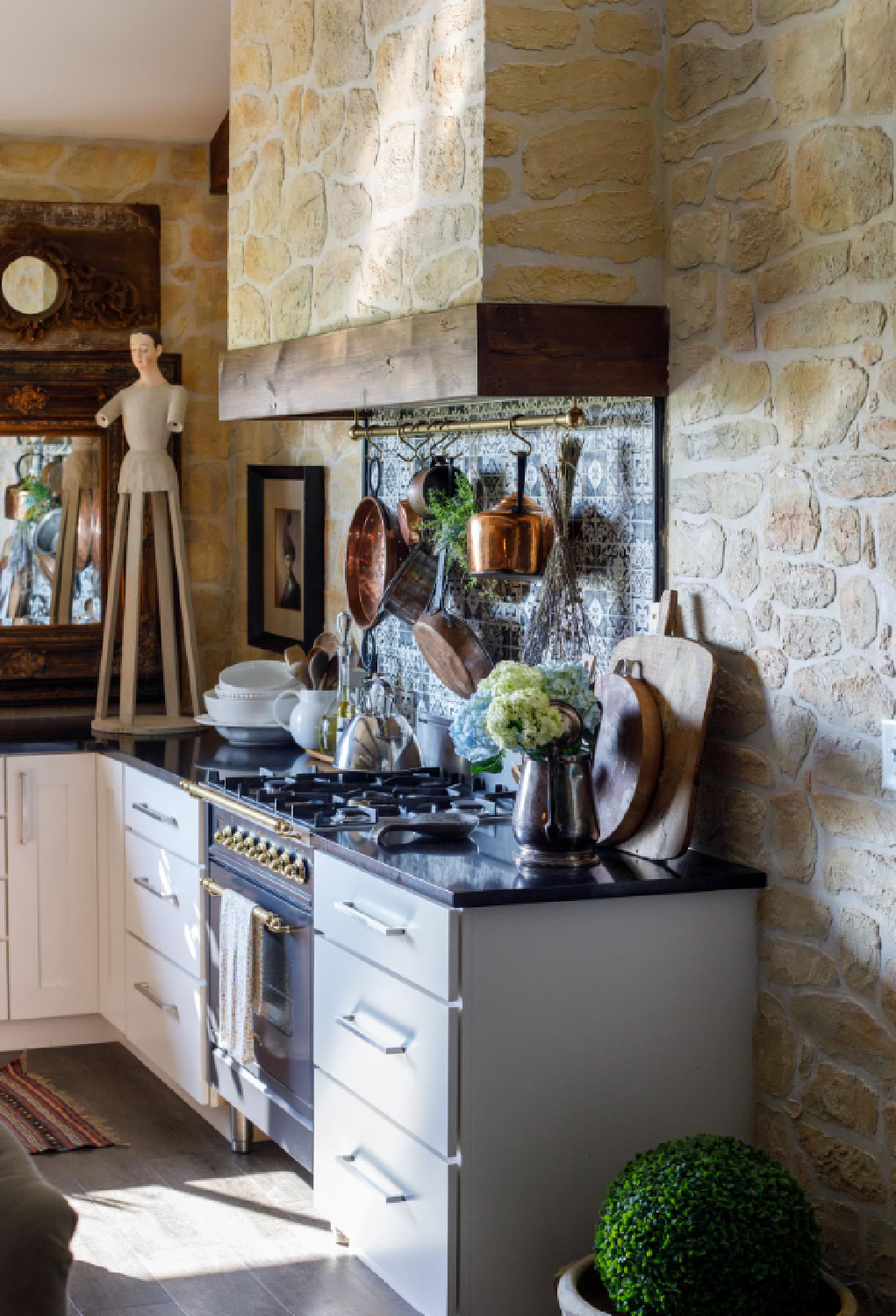 Rustic elegance in an Old World style home with stone wall created with stencil kit from @thedetalles. #rusticelegance #stonewallstencil #fauxstone #thedetalles
