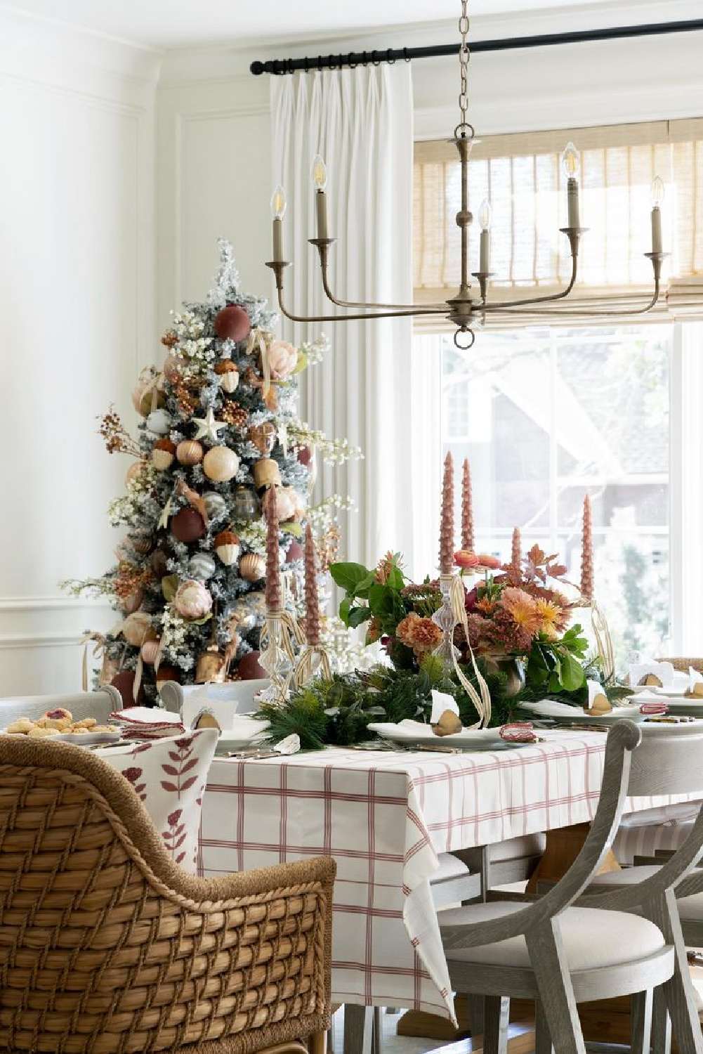 Beautiful pastels and French country holiday feel in a Christmas dining room - Brooke and Lou. #holidaydecor