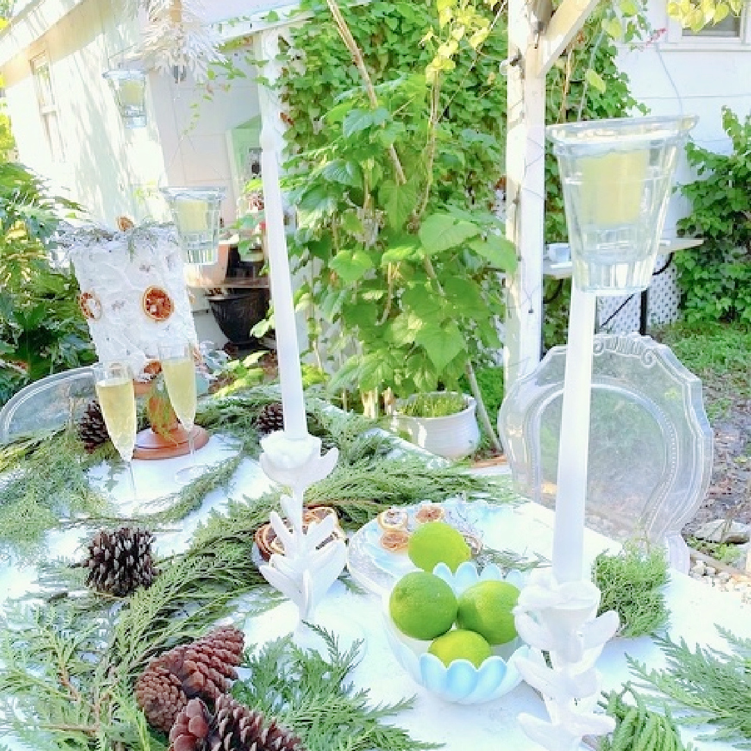 Rustic, romantic, country French Christmas decor goodness from Fifi O'Neill. #frenchchristmas #romanticchristmas